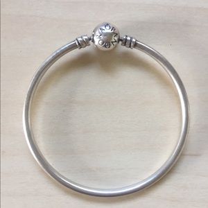 Pandora bracelet size xs